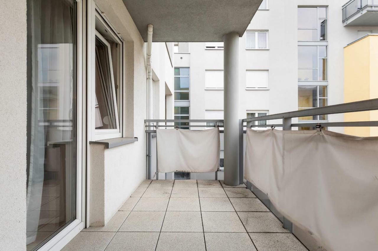 Brzask By Renters Apartment Posen